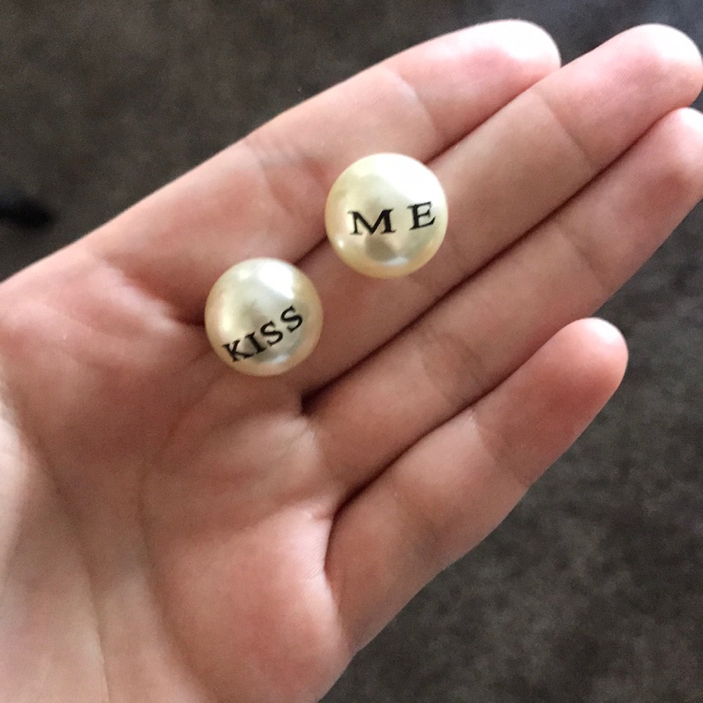 Huge pearl earrings stud